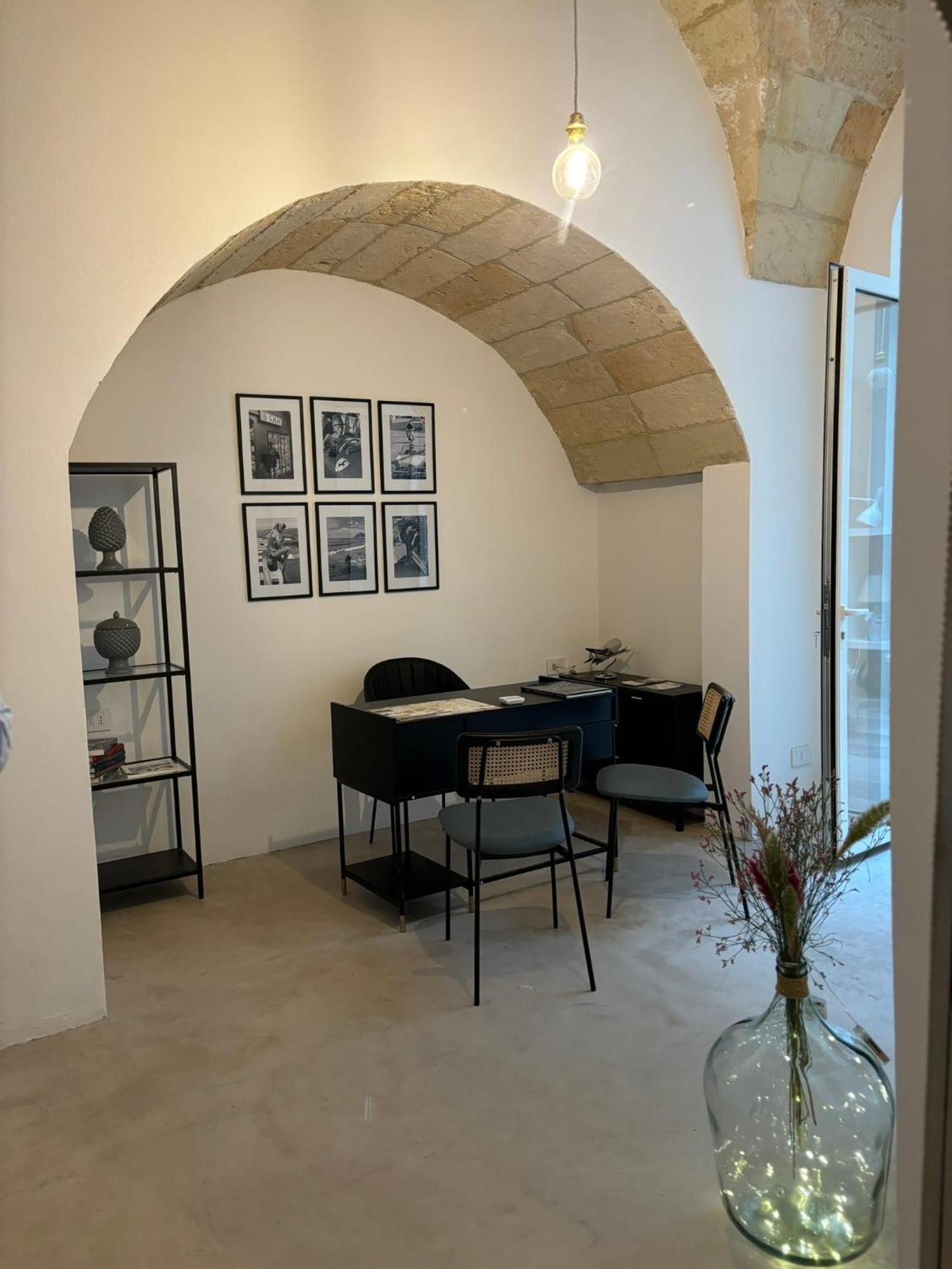 Alora Boutique Suites Лечче Экстерьер фото