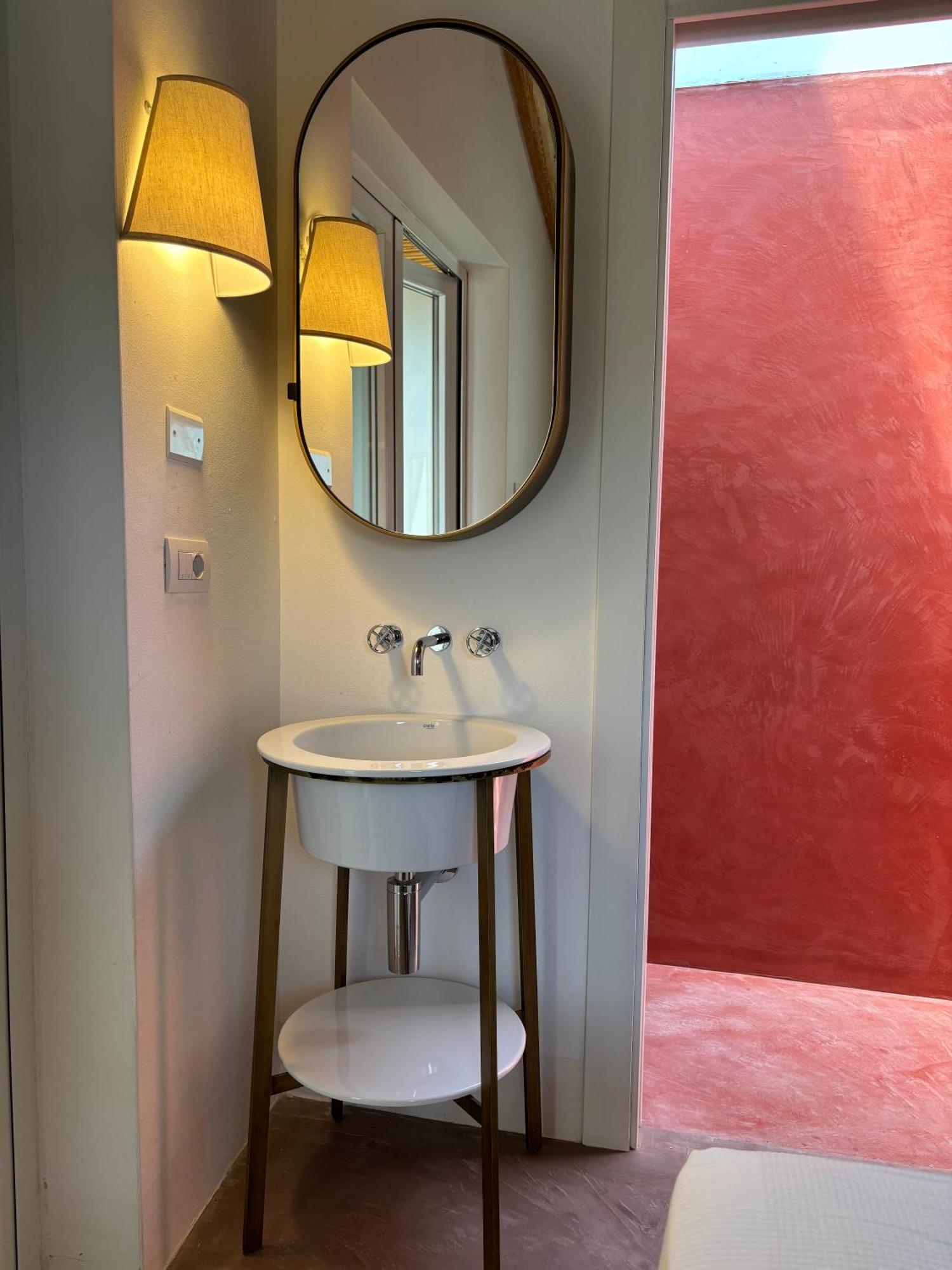 Alora Boutique Suites Лечче Экстерьер фото