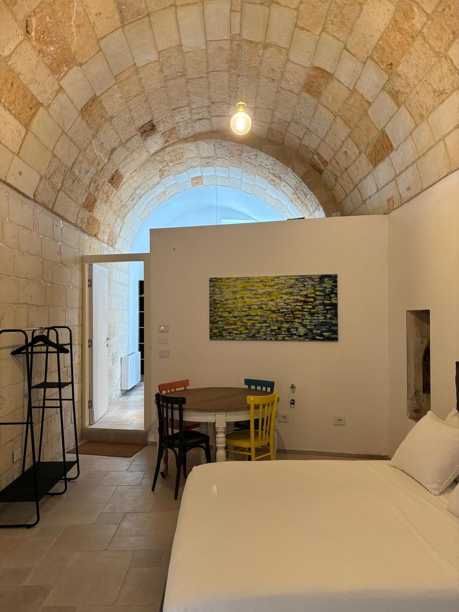 Alora Boutique Suites Лечче Экстерьер фото