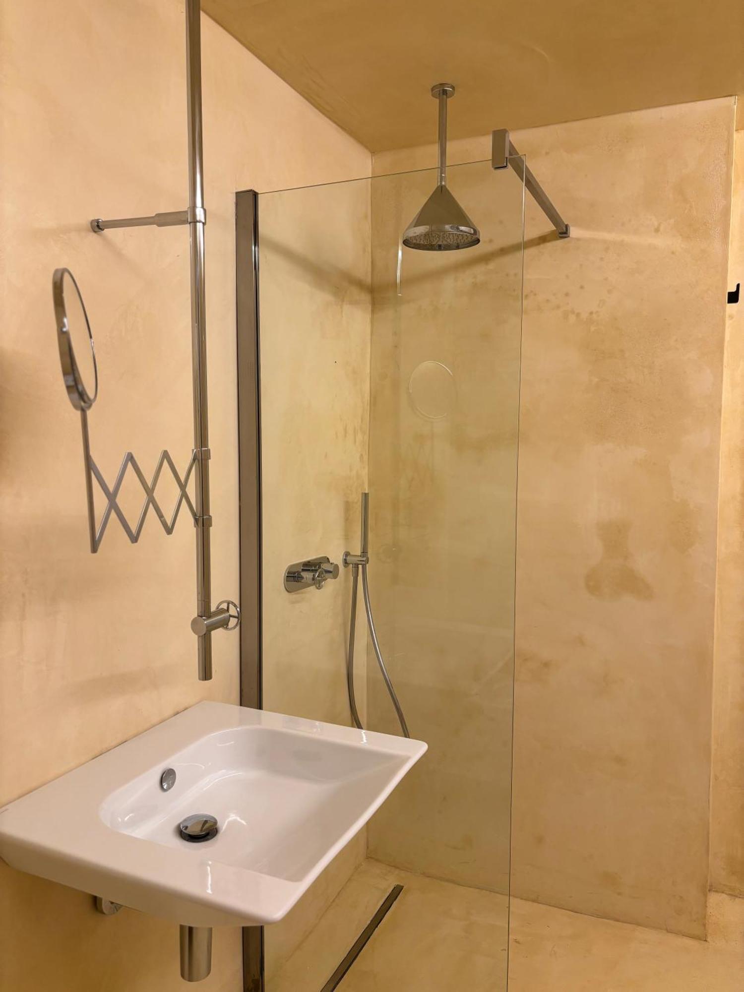 Alora Boutique Suites Лечче Экстерьер фото