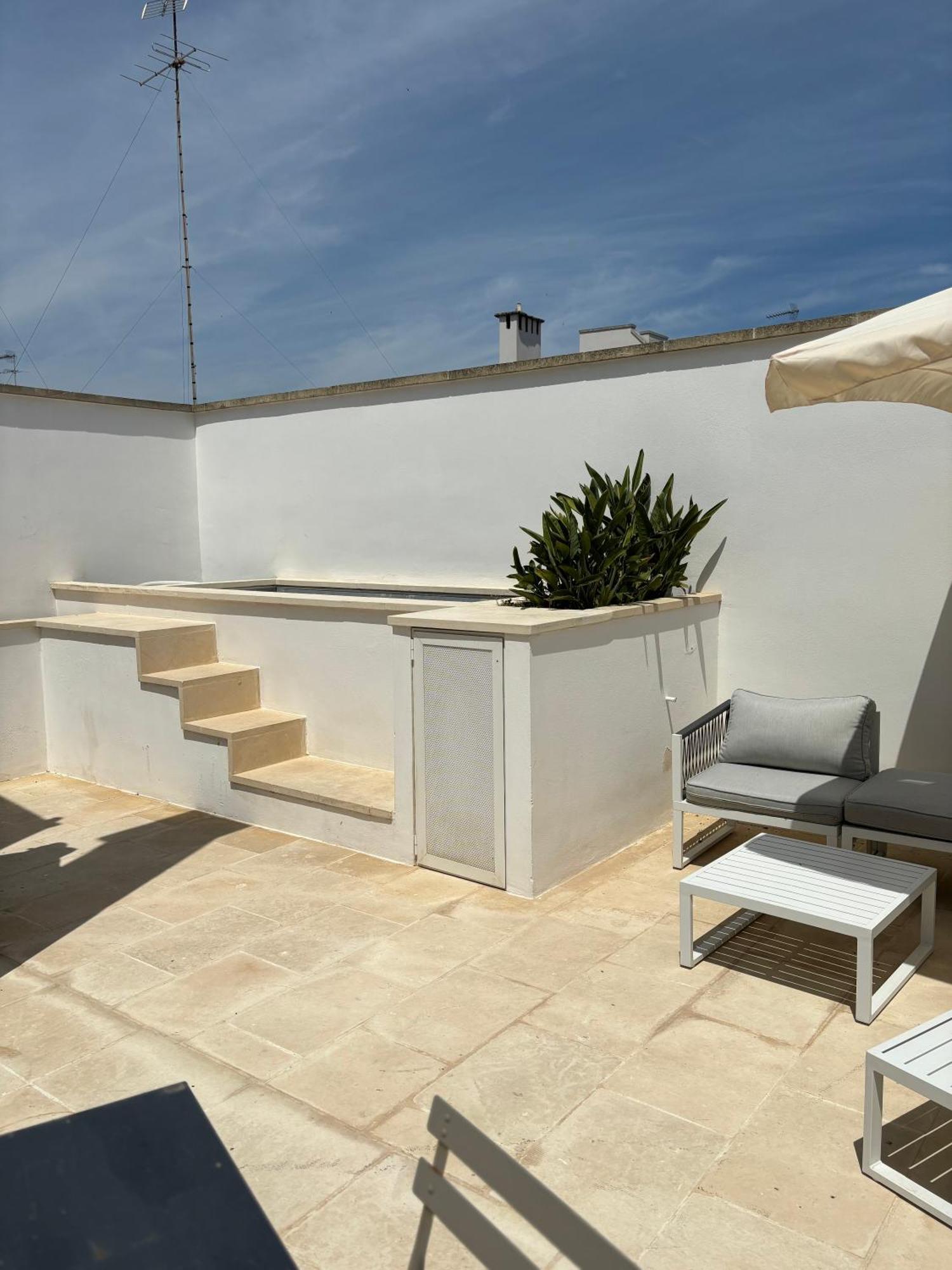 Alora Boutique Suites Лечче Экстерьер фото