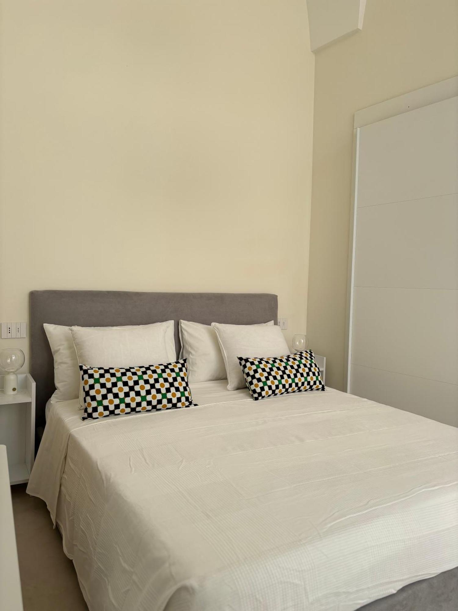 Alora Boutique Suites Лечче Экстерьер фото