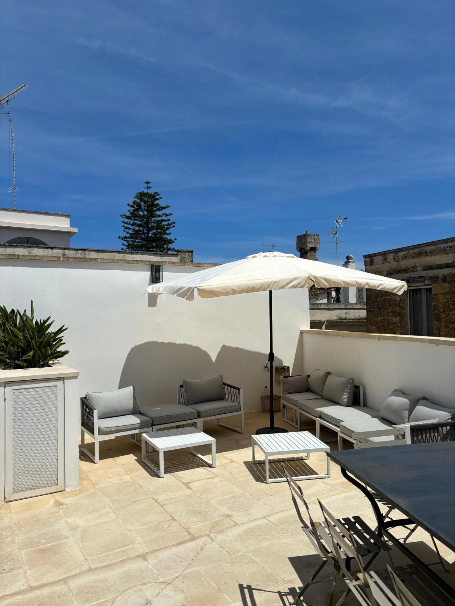Alora Boutique Suites Лечче Экстерьер фото