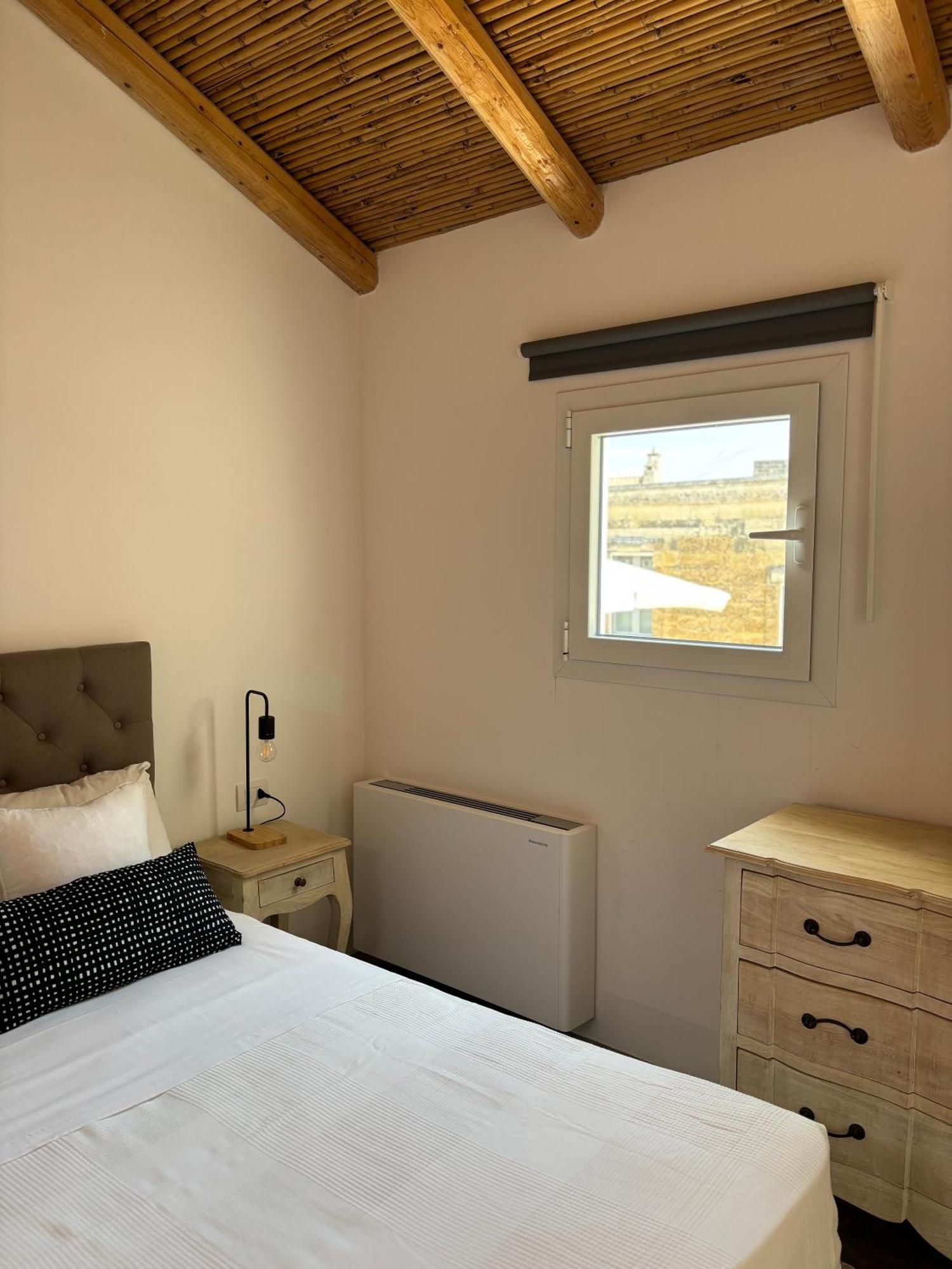 Alora Boutique Suites Лечче Экстерьер фото