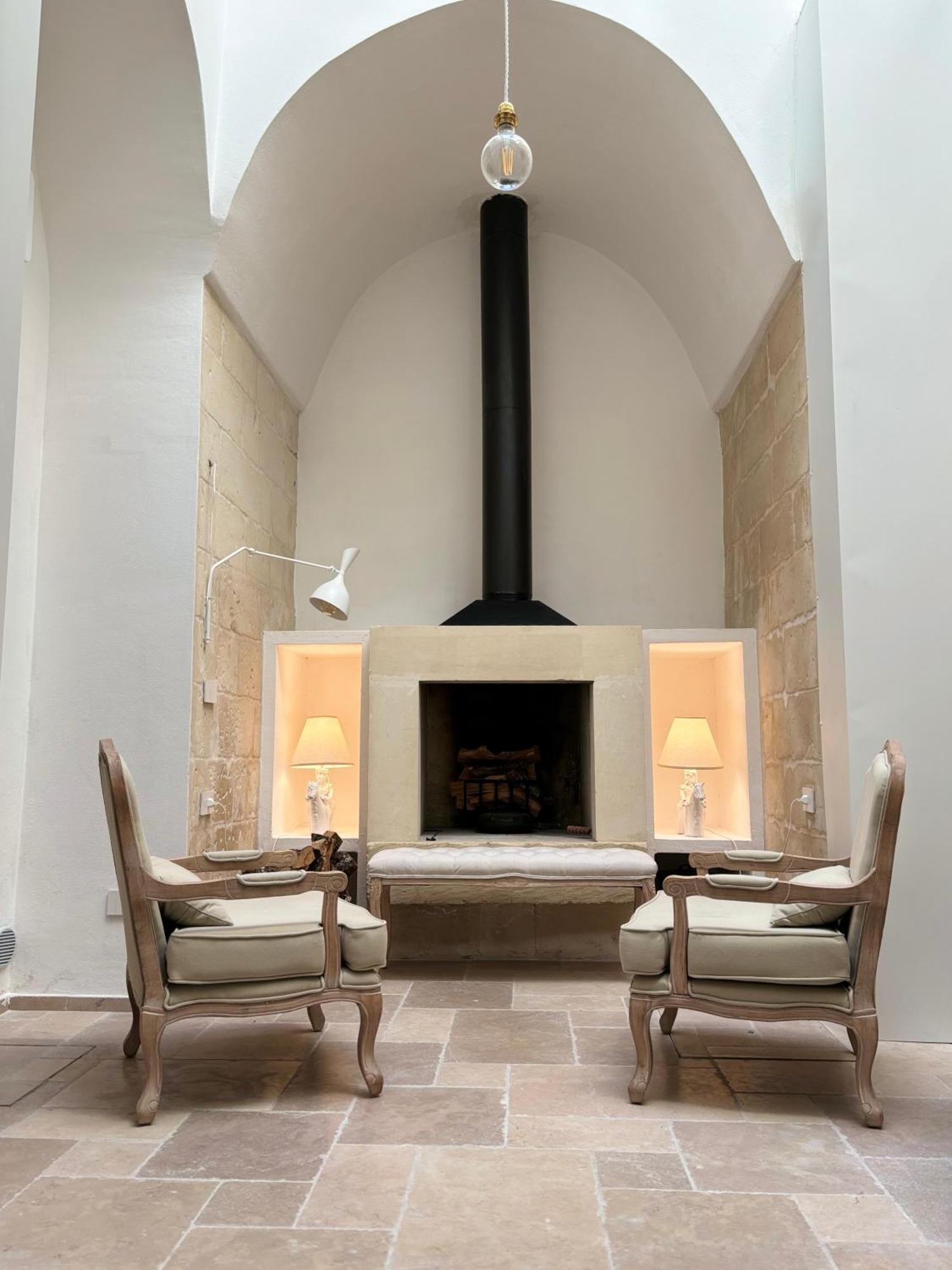 Alora Boutique Suites Лечче Экстерьер фото